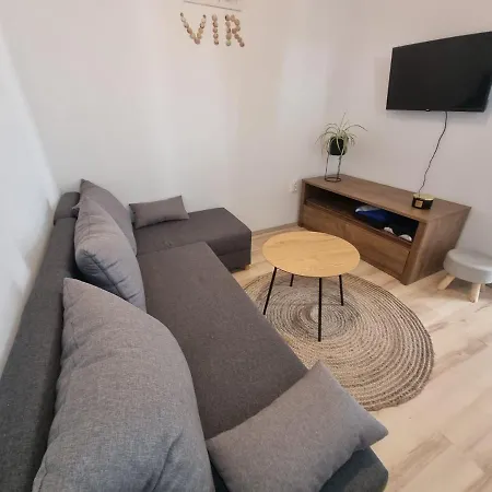 Vi & La Electric Scooters Included Apartment