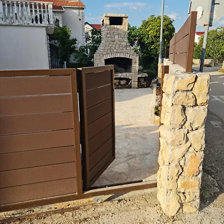 Vi & La Electric Scooters Included Vir