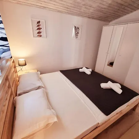 Vi & La Electric Scooters Included Vir