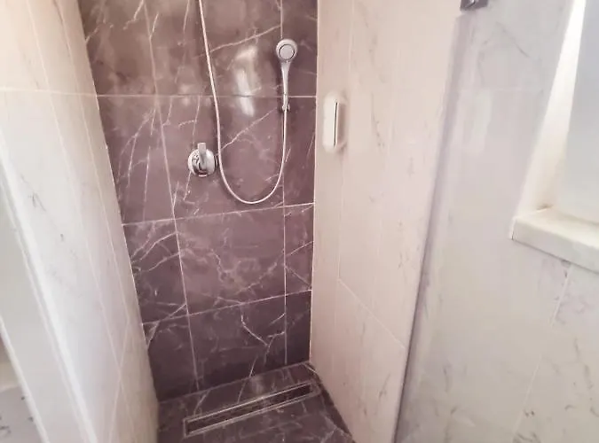 Vi & La Electric Scooters Included Apartman Vir